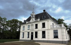 Afb. 1 Buitenplaats Spijkerbosch in Olst, sinds 1914 Van Limburg Stirum bezit.